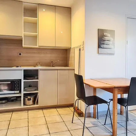 Lägenhet A Hyeres, 20 M², Jardin Et Parking Prive