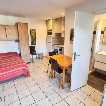 Lägenhet A Hyeres, 20 M², Jardin Et Parking Prive Hyères