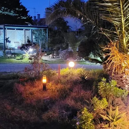 Daire A Hyeres, 20 M², Jardin Et Parking Prive *