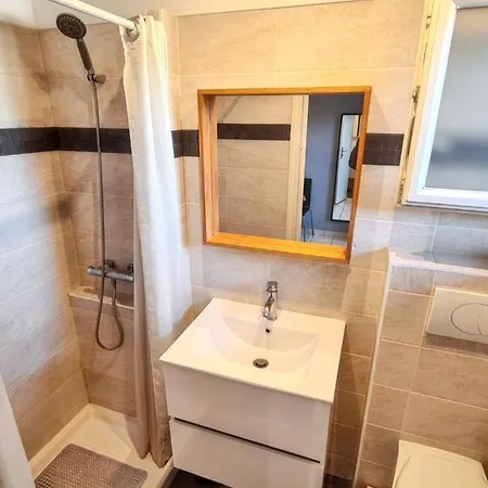 A 20 M² Jardin Et Parking Prive * Hyères