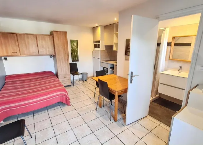 Lejlighed A Hyeres, 20 M², Jardin Et Parking Prive Hyères